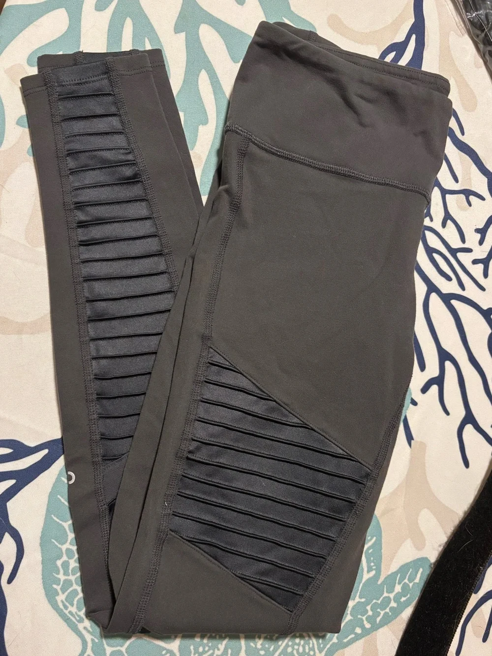 ALO Yoga sleek high